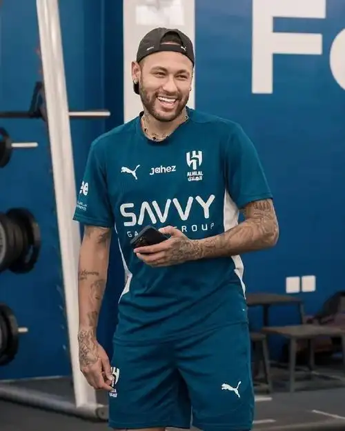 起的足球新 起的足球新